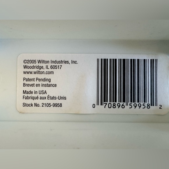 Wilton Cake and Cupcake Carrier, Rectangle, Plastic, Transparent - Picture 8 of 8